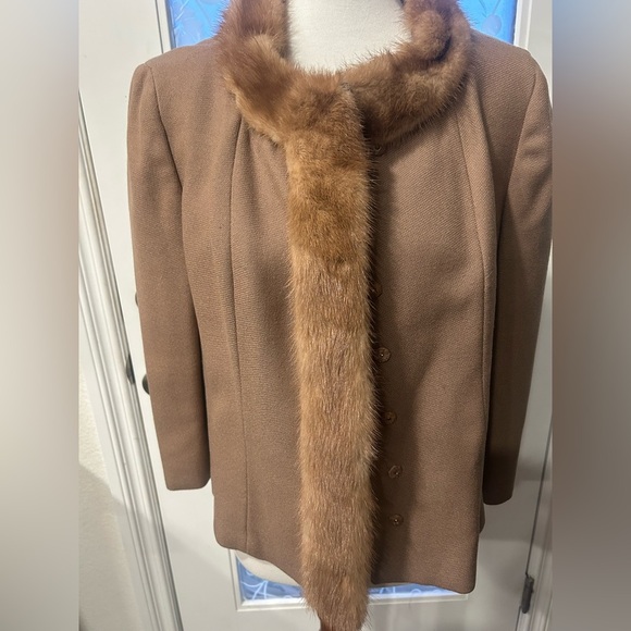 Vintage Elegant Tan Mink-Trimmed Women's Jacket - Picture 4 of 6